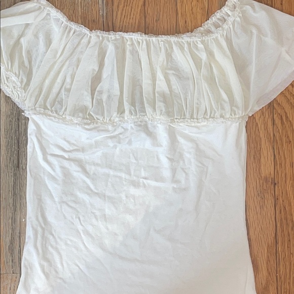 🪽 White Off-Shoulder Ruffle Blouse - Picture 3 of 3